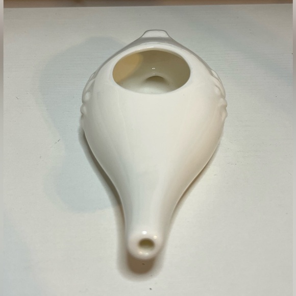 Himalayan Institute Neti Pot White Ceramic Varcho Veda water Lotus Design - Picture 6 of 8